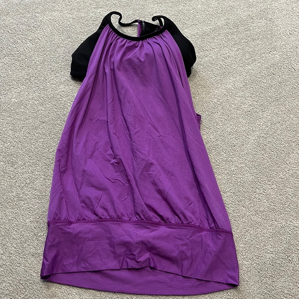 Lululemon tank with build in bra